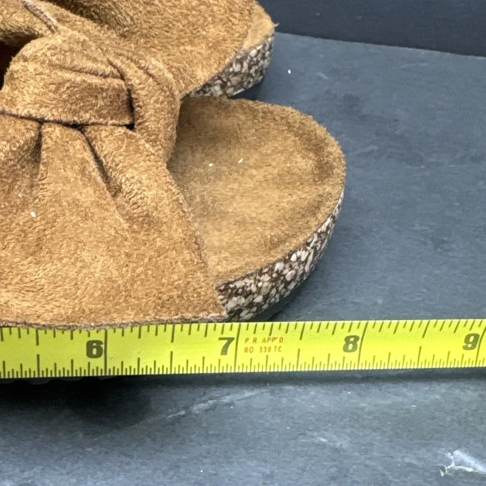 Link Tan Suede Slip‎ On Sandals Girls Size 11